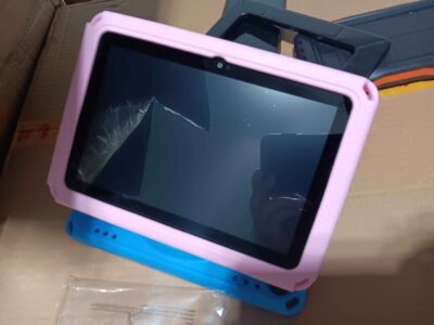 Fire HD8 Tablet with free Case (Blue/Pink) - Image 3
