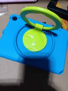 Fire HD8 Tablet with free Case (Blue/Pink) - Image 5